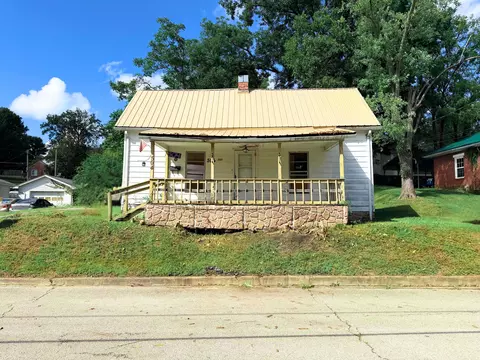 Exterior - 504 W 3rd St, Corbin, KY 40701 photo 3 of 6