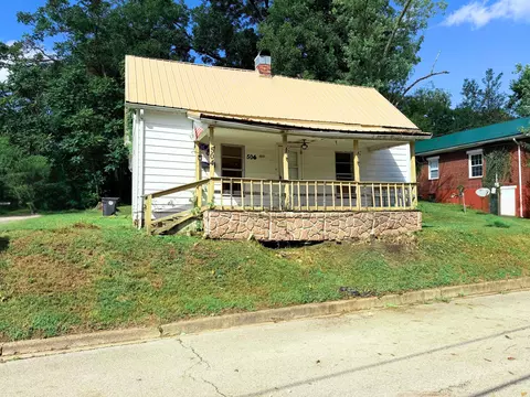 Exterior - 504 W 3rd St, Corbin, KY 40701 photo 4 of 6