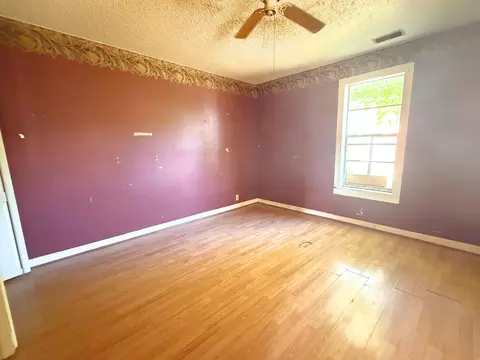 Bedroom - 504 W 3rd St, Corbin, KY 40701 photo 2 of 6