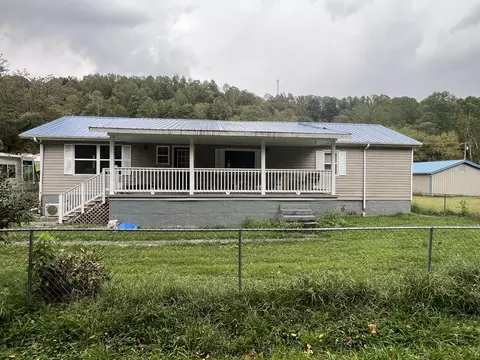 1100 Balkan Rd, Pineville, KY 40977