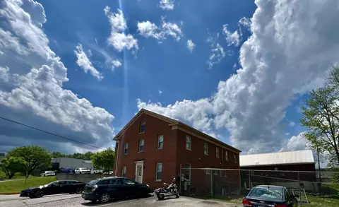 240 E Main St, Mount Vernon, KY 40456 photo 3