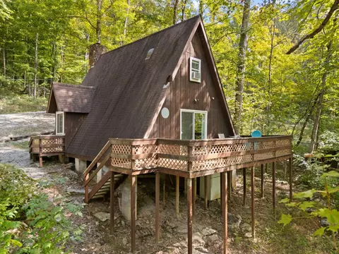 1424 Jasper Lake Dr, Burnside, KY 42519