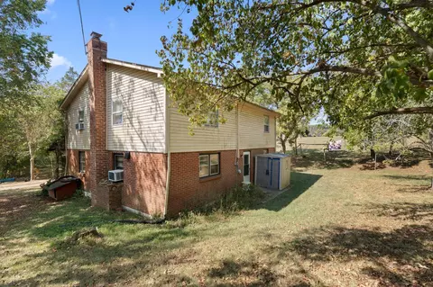Exterior - 3890 Oregon Rd, Versailles, KY 40383 photo 5 of 17