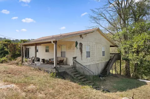 Exterior - 3890 Oregon Rd, Versailles, KY 40383 photo 11 of 17