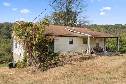 Exterior - 3890 Oregon Rd, Versailles, KY 40383 photo 13 of 17
