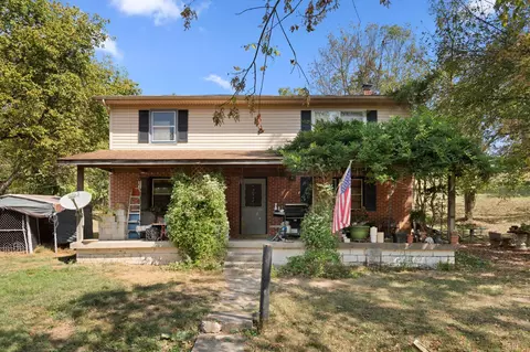 3890 Oregon Rd, Versailles, KY 40383