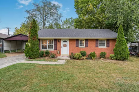 300 Bryanwood St, Versailles, KY 40383