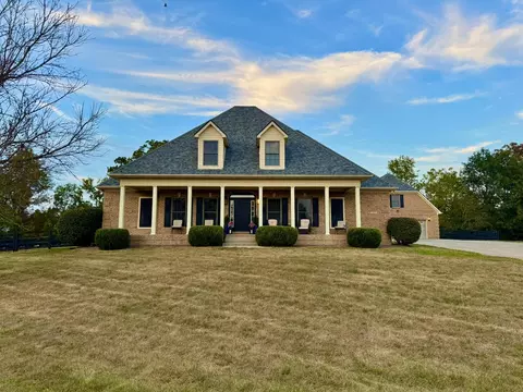 113 Whispering Brook Dr, Nicholasville, KY 40356