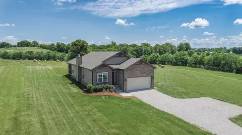 526 Steele Rd, Paris, KY 40361