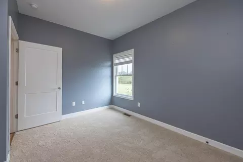 Bedroom - 526 Steele Rd, Paris, KY 40361 photo 5 of 7