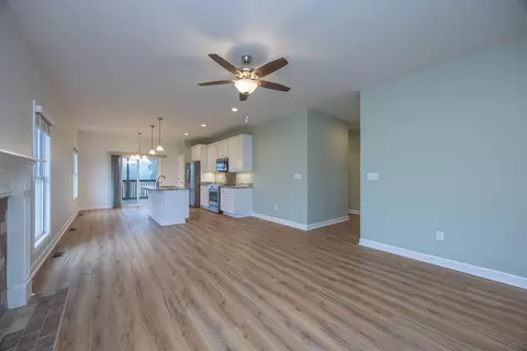 Living - 526 Steele Rd, Paris, KY 40361 photo 4 of 5