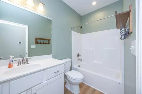 Bath - 526 Steele Rd, Paris, KY 40361 photo 1 of 4