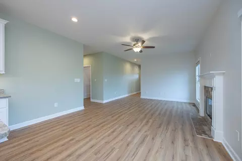 Living - 526 Steele Rd, Paris, KY 40361 photo 5 of 5