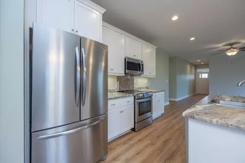 Kitchen - 526 Steele Rd, Paris, KY 40361 photo 2 of 4