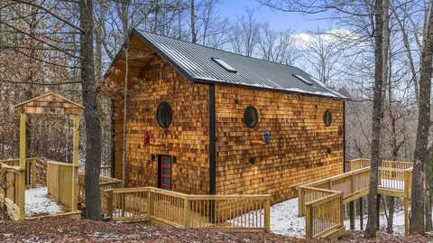 30 W Spencer Rd, Campton, KY 41301