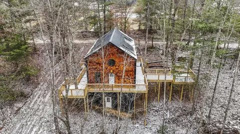 30 W Spencer Rd, Campton, KY 41301