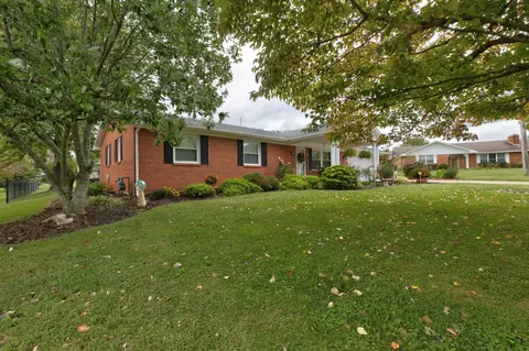 989 Sheila Ln, Mount Sterling, KY 40353