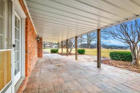 Exterior - 110 Locklin Dr, Williamsburg, KY 40769 photo 17 of 22