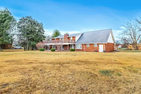 Exterior - 110 Locklin Dr, Williamsburg, KY 40769 photo 21 of 22