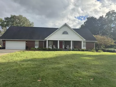 Exterior - 110 Locklin Dr, Williamsburg, KY 40769 photo 2 of 22