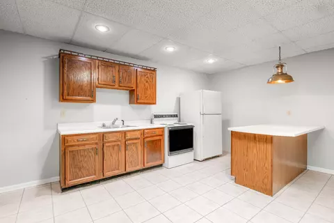 Kitchen - 110 Locklin Dr, Williamsburg, KY 40769 photo 7 of 9