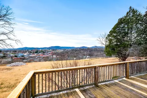 Exterior - 110 Locklin Dr, Williamsburg, KY 40769 photo 7 of 22