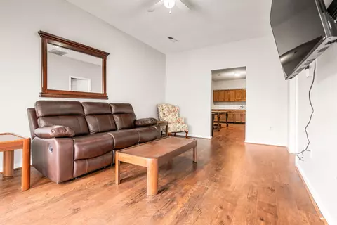 Living - 110 Locklin Dr, Williamsburg, KY 40769 photo 12 of 12