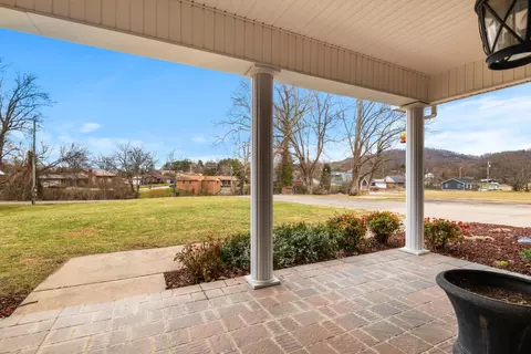 Exterior - 110 Locklin Dr, Williamsburg, KY 40769 photo 5 of 22