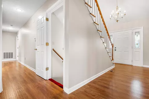 Entry Way - 110 Locklin Dr, Williamsburg, KY 40769 photo 6 of 9
