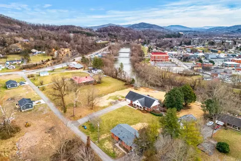 View/Area - 110 Locklin Dr, Williamsburg, KY 40769 photo 7 of 9