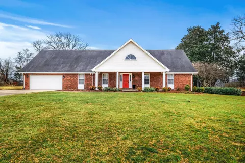Exterior - 110 Locklin Dr, Williamsburg, KY 40769 photo 3 of 22