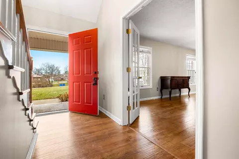 Entry Way - 110 Locklin Dr, Williamsburg, KY 40769 photo 3 of 9