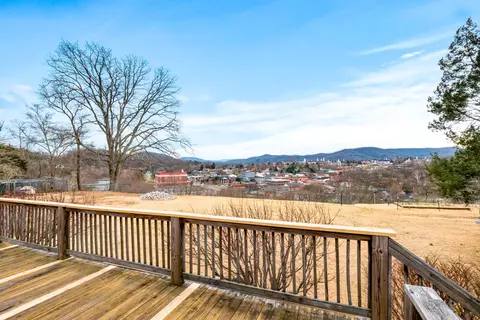 Exterior - 110 Locklin Dr, Williamsburg, KY 40769 photo 8 of 22