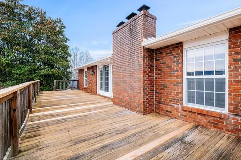 Exterior - 110 Locklin Dr, Williamsburg, KY 40769 photo 10 of 22