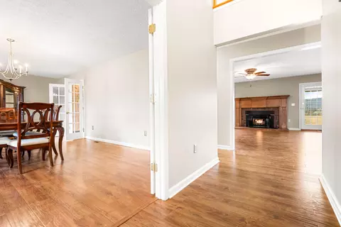 Entry Way - 110 Locklin Dr, Williamsburg, KY 40769 photo 4 of 9