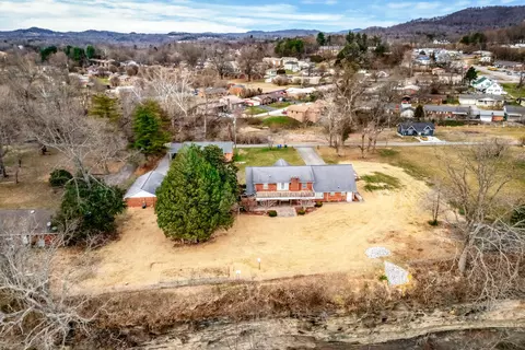 View/Area - 110 Locklin Dr, Williamsburg, KY 40769 photo 5 of 9