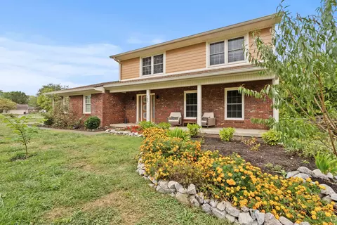 180 Peachtree Dr, Versailles, KY 40383