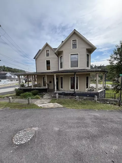 506 Broadway St, West Liberty, KY 41472