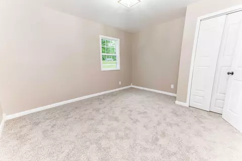 Bedroom - 1835 Echo Point Rd, Bronston, KY 42518 photo 6 of 8