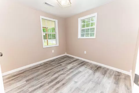 Bedroom - 1835 Echo Point Rd, Bronston, KY 42518 photo 1 of 8