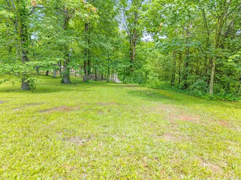 Exterior - 1835 Echo Point Rd, Bronston, KY 42518 photo 5 of 14