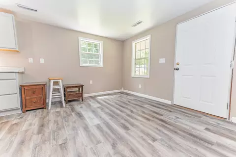 Living - 1835 Echo Point Rd, Bronston, KY 42518 photo 3 of 5