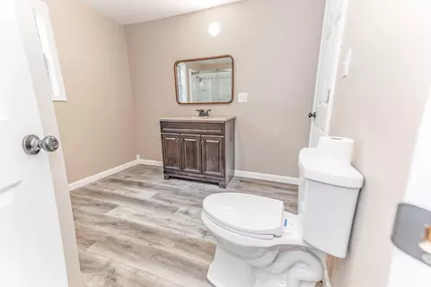 Bath - 1835 Echo Point Rd, Bronston, KY 42518 photo 3 of 3