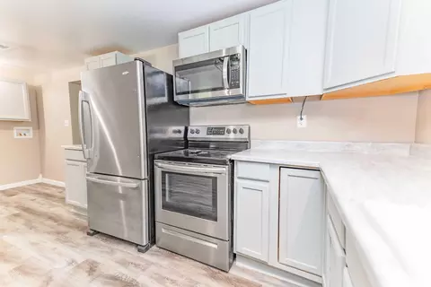 Kitchen - 1835 Echo Point Rd, Bronston, KY 42518 photo 3 of 3