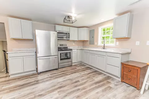 Kitchen - 1835 Echo Point Rd, Bronston, KY 42518 photo 1 of 3