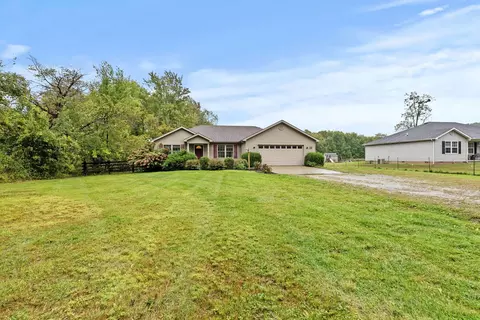 77 Fentress Ln, Berea, KY 40403