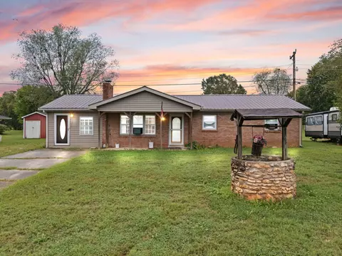 119 Twin Rivers Dr, Bronston, KY 42518