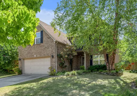 2108 Sovereign Ln, Lexington, KY 40513