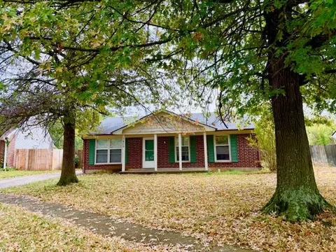 3409 Colonnade Dr, Lexington, KY 40515