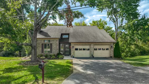 140 Redwood Dr, Richmond, KY 40475